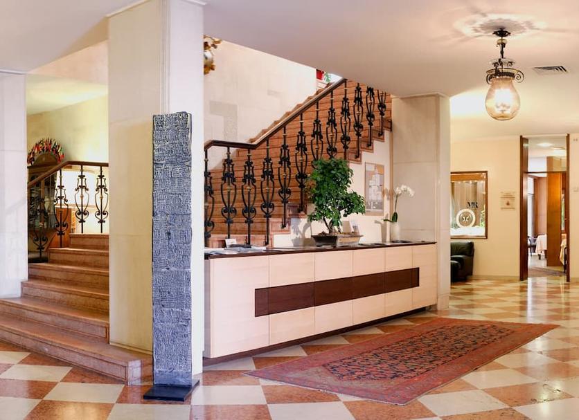 Receptionist Billede
