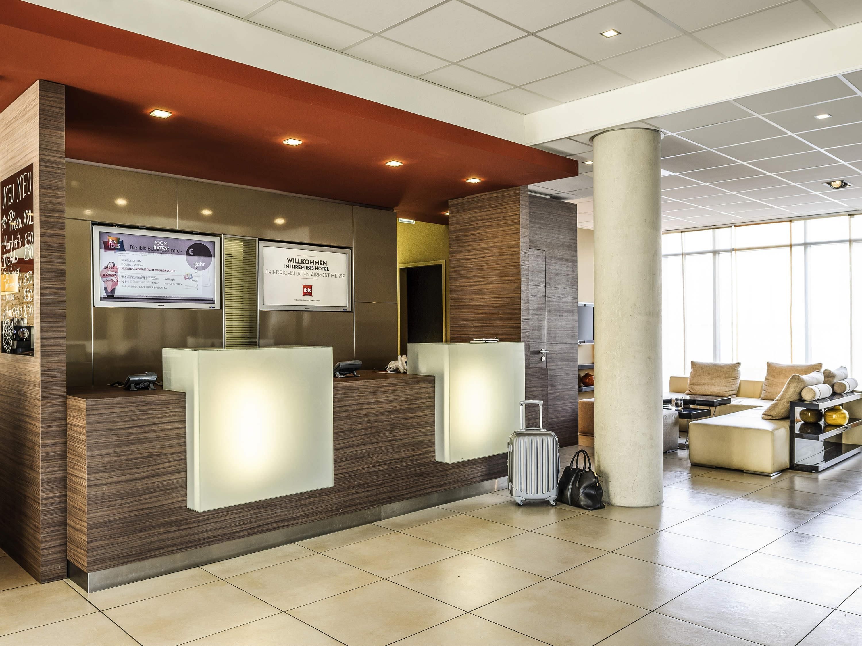 Receptionist
