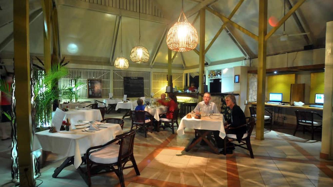 Coconut Palms Resort & Diamond Casino