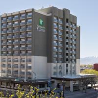 Holiday Inn Express & Suites Memphis Arpt Elvis Presley Blv, An IHG Hotel