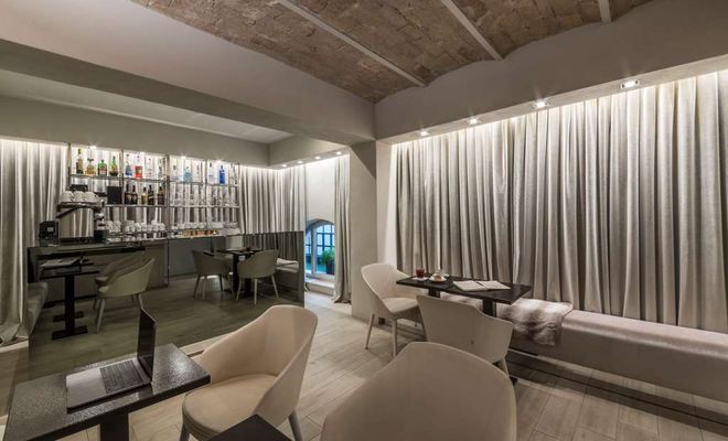 Terrace Pantheon Relais