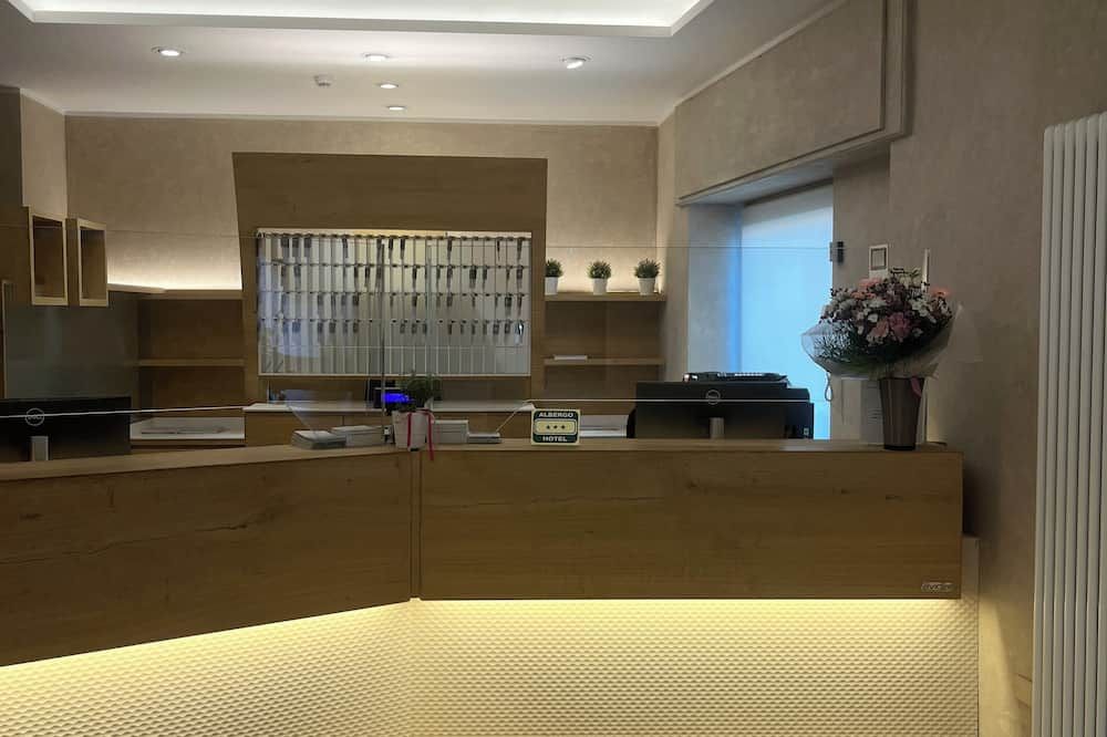 Receptionist
