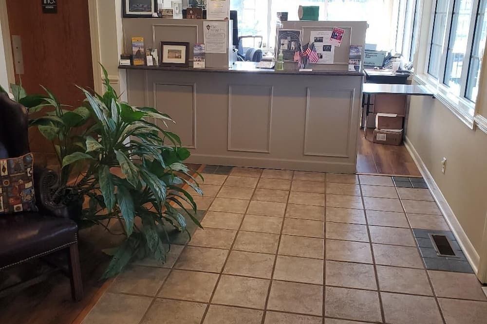 Receptionist