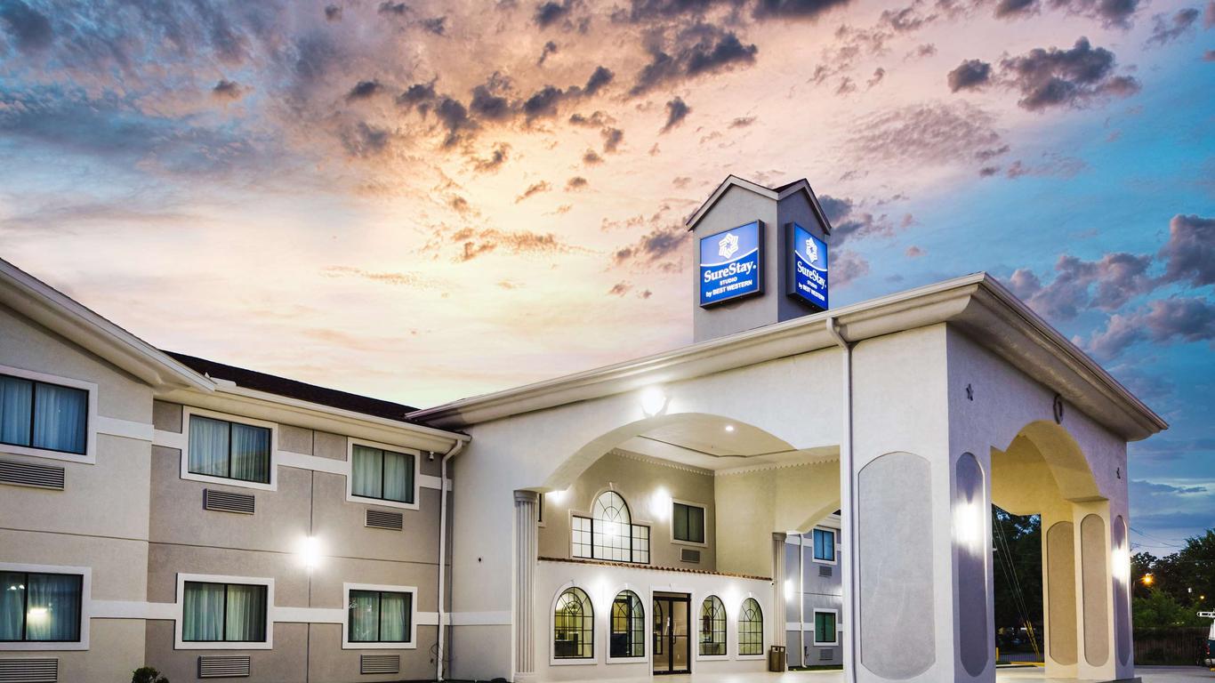 SureStay Studio by Best Western Conroe Downtown