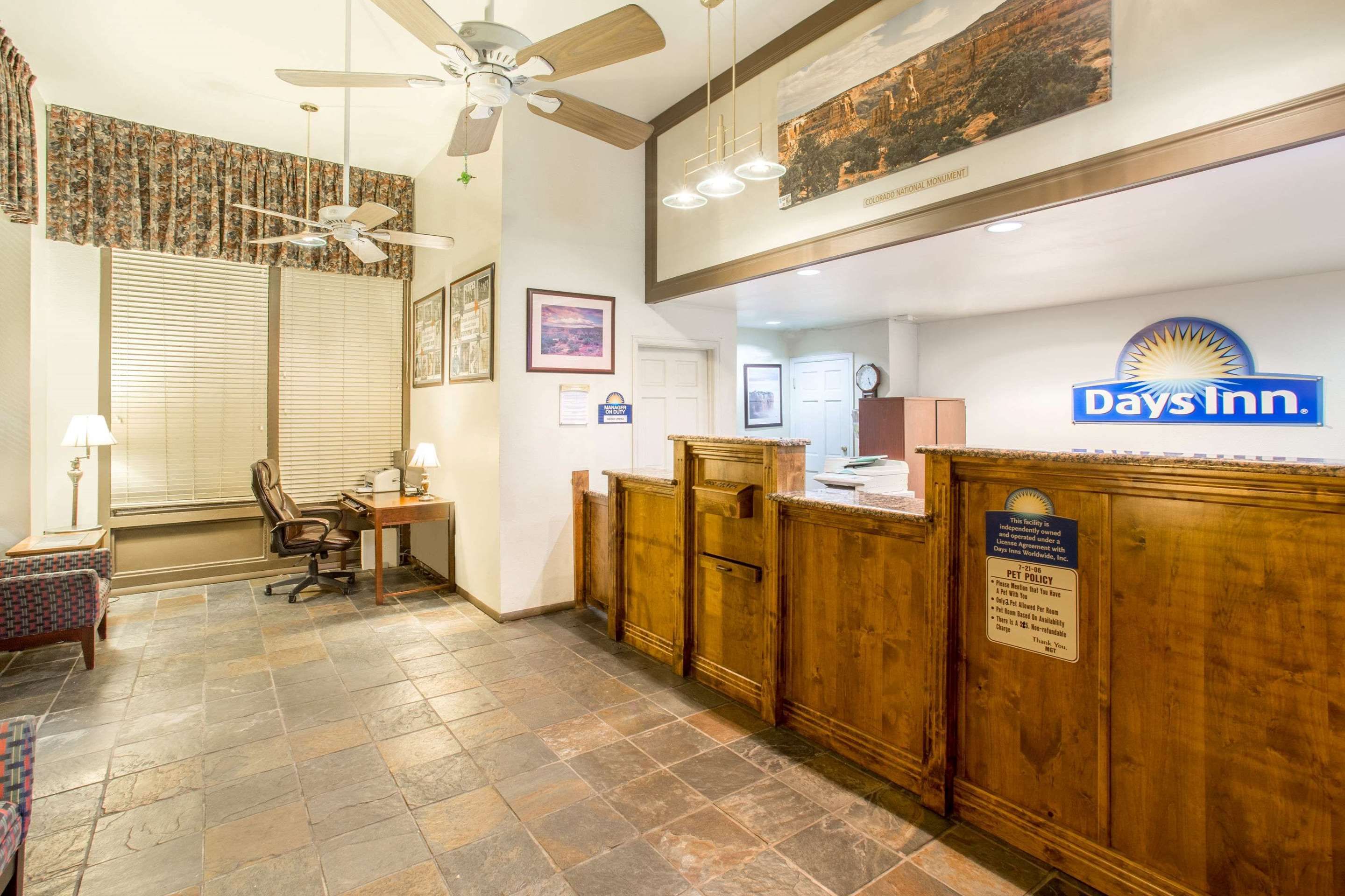 Receptionist