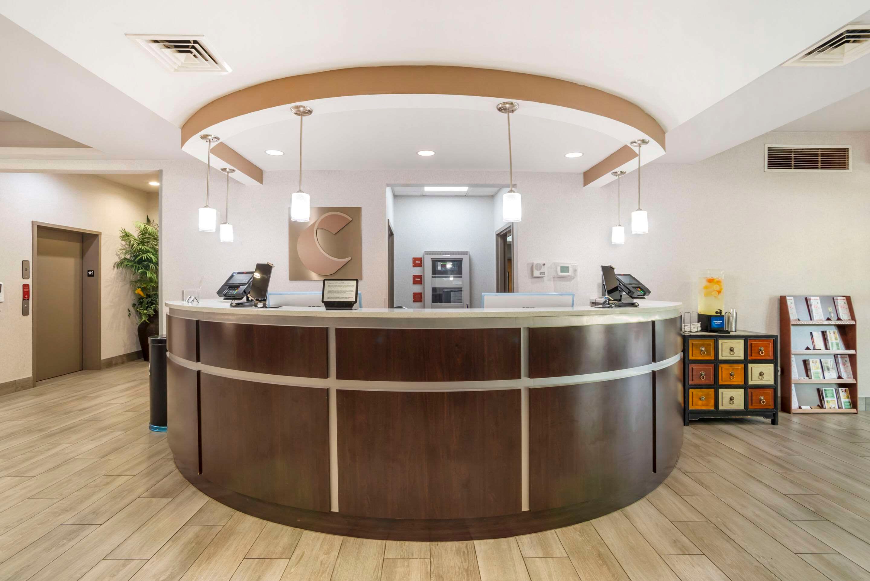 Receptionist