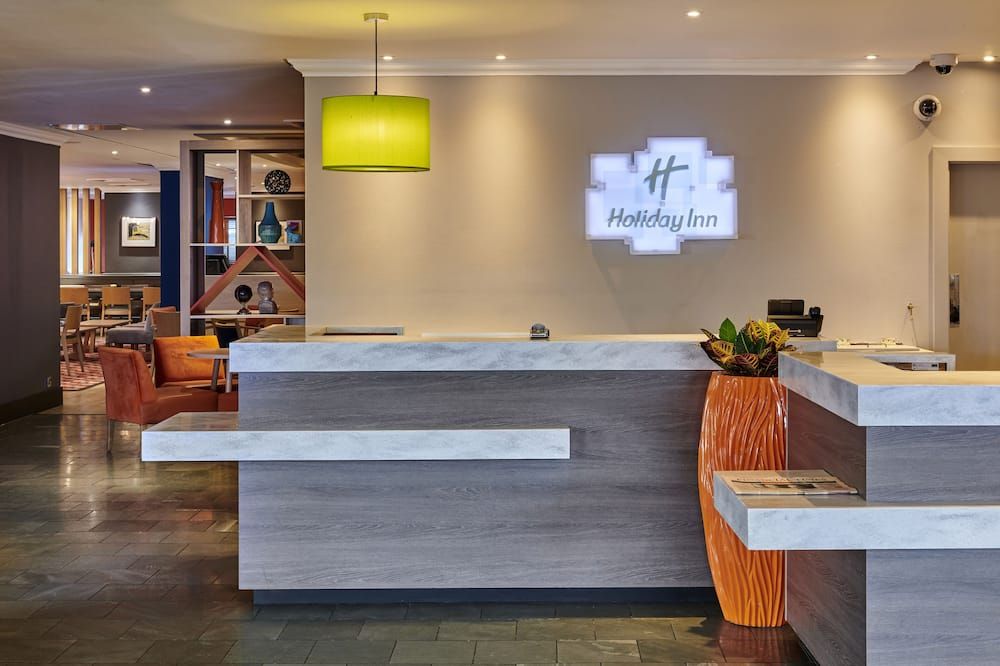 Receptionist