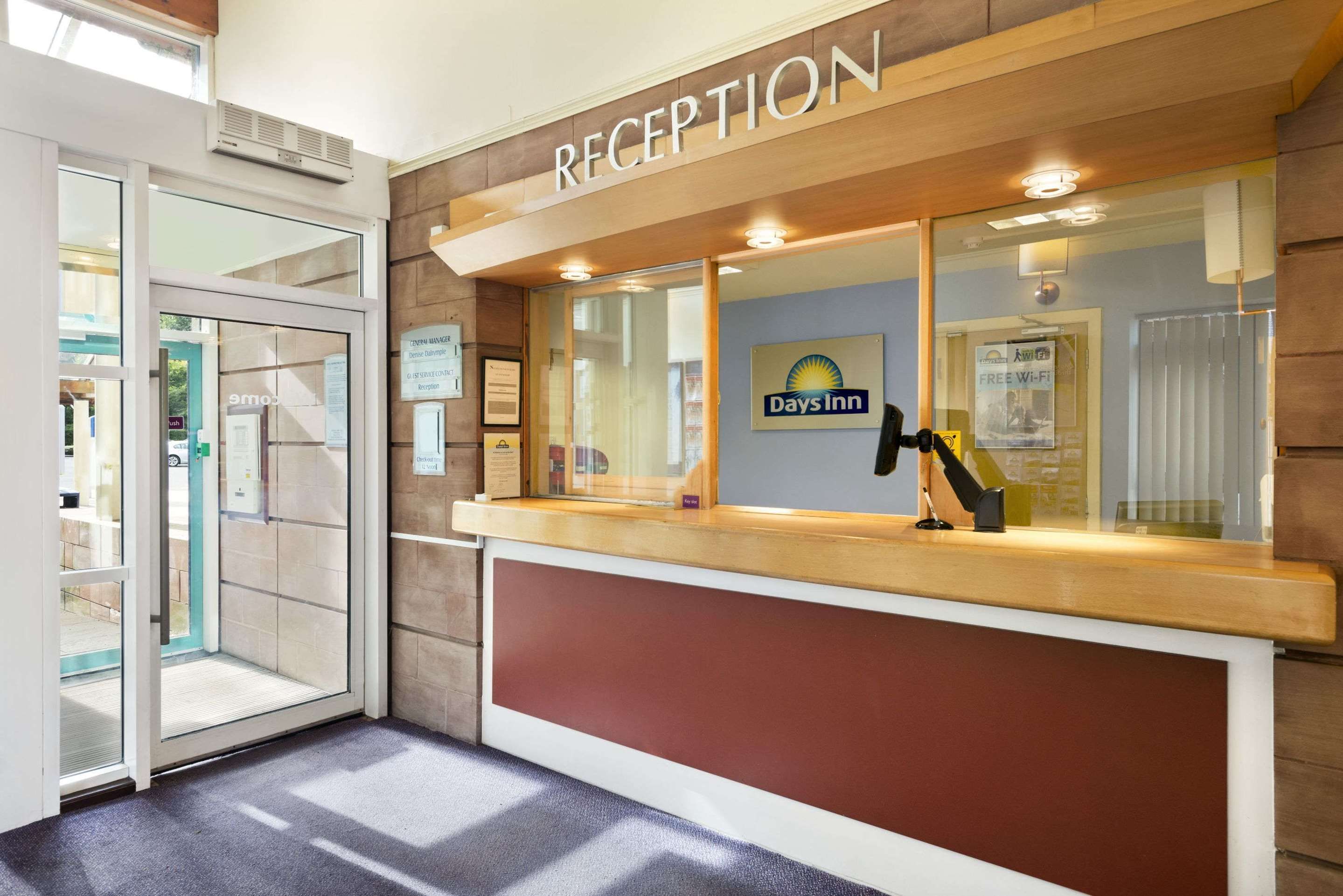 Receptionist
