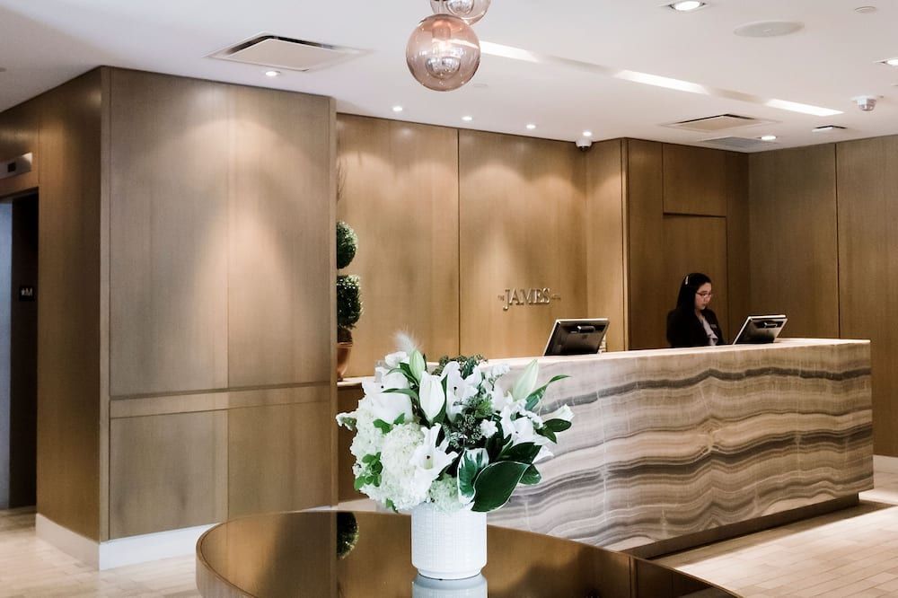 Receptionist