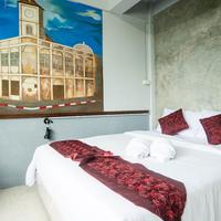 Beehive Phuket Old Town - Hostel