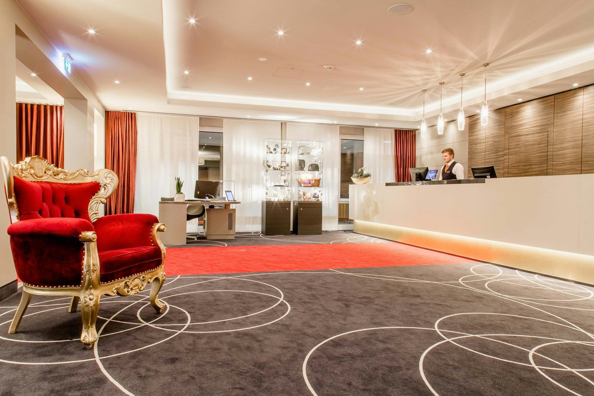 Receptionist