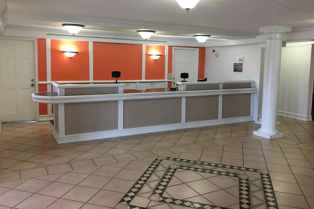 Receptionist