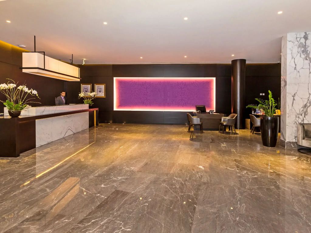 Receptionist