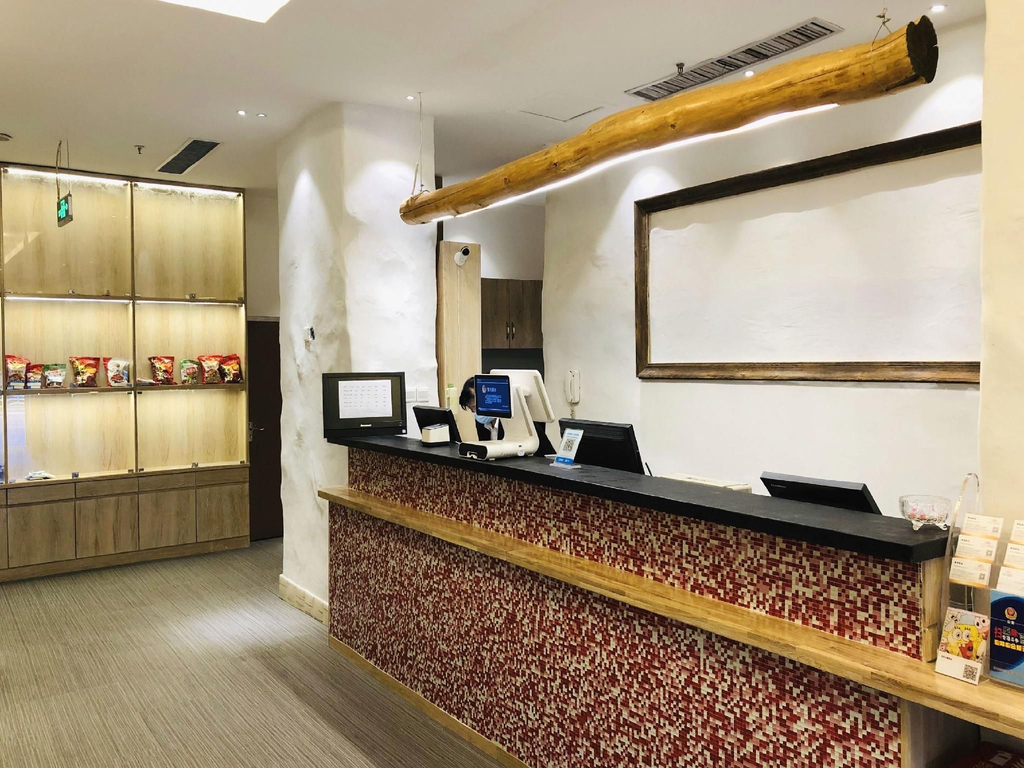 Receptionist