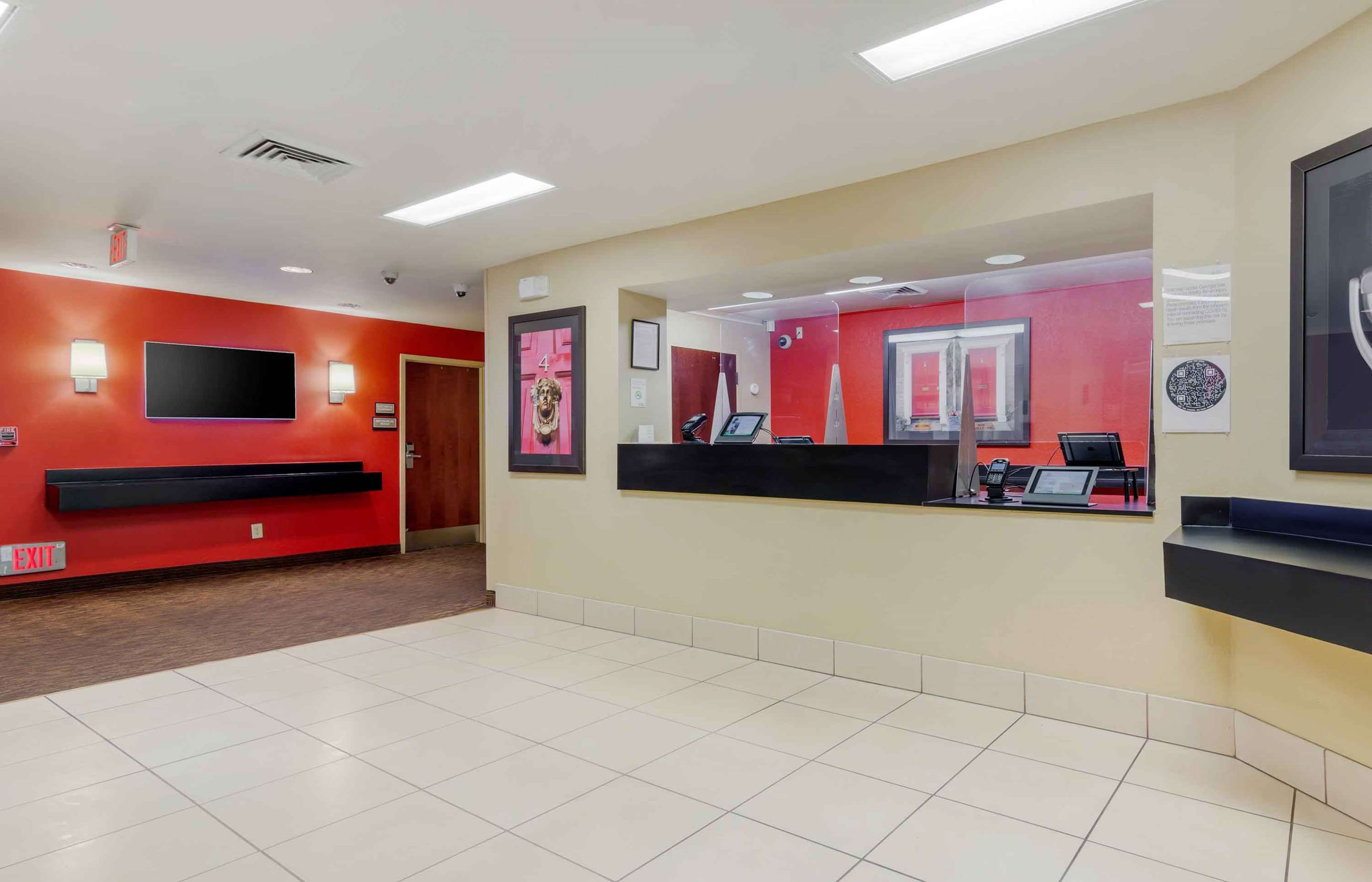 Receptionist