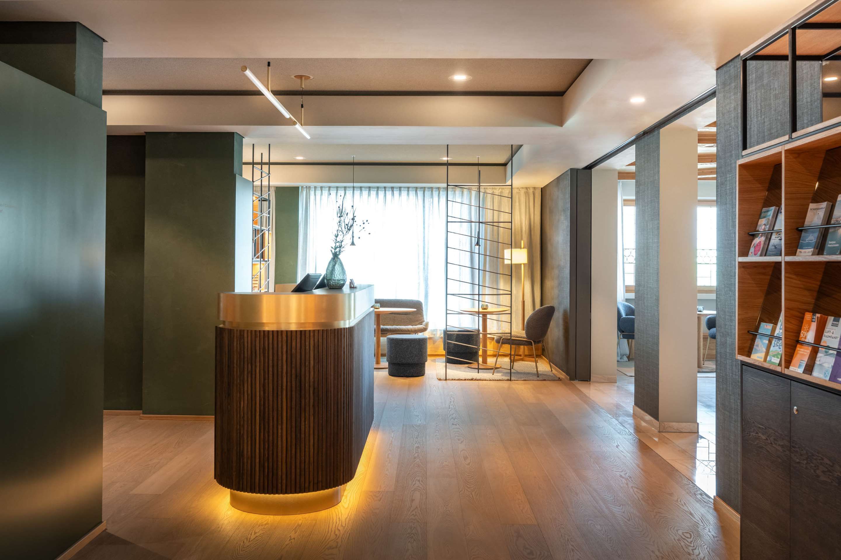 Receptionist