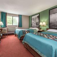Super 8 by Wyndham Niagara Falls NY