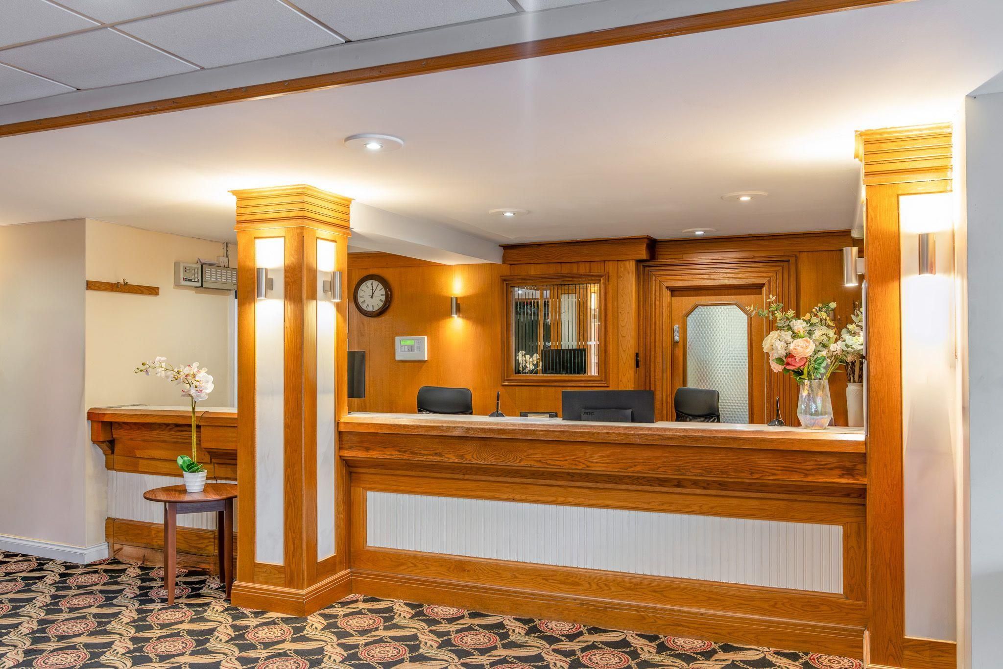 Receptionist