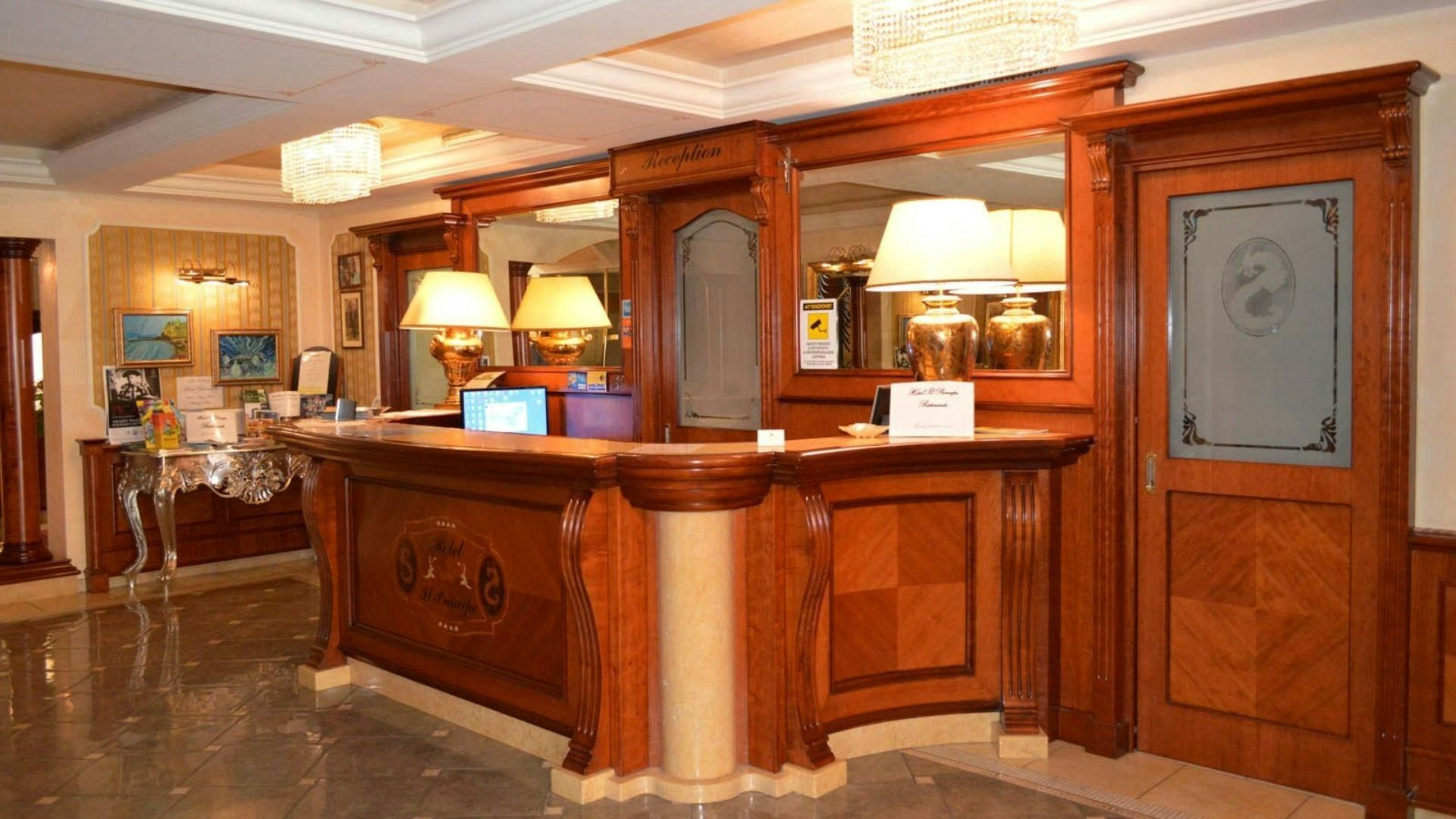 Receptionist