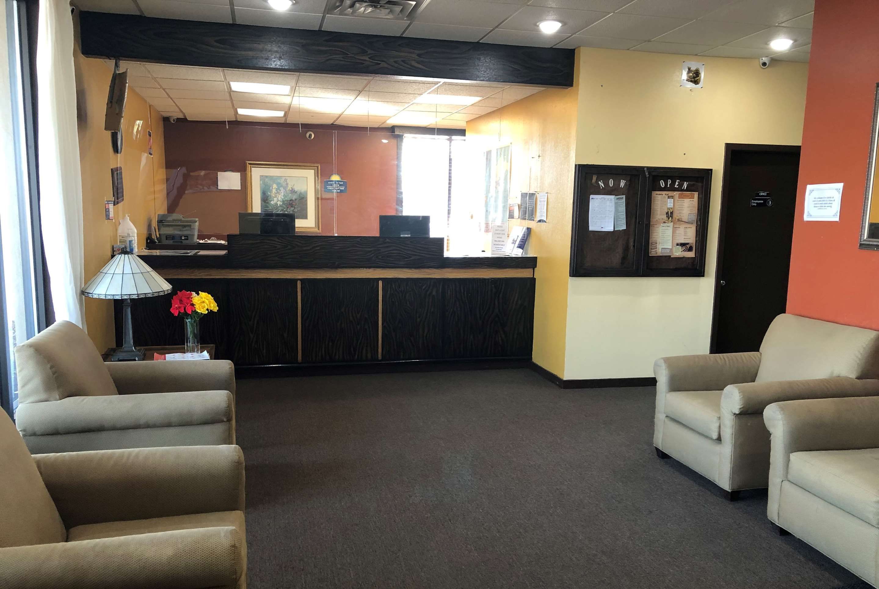 Receptionist