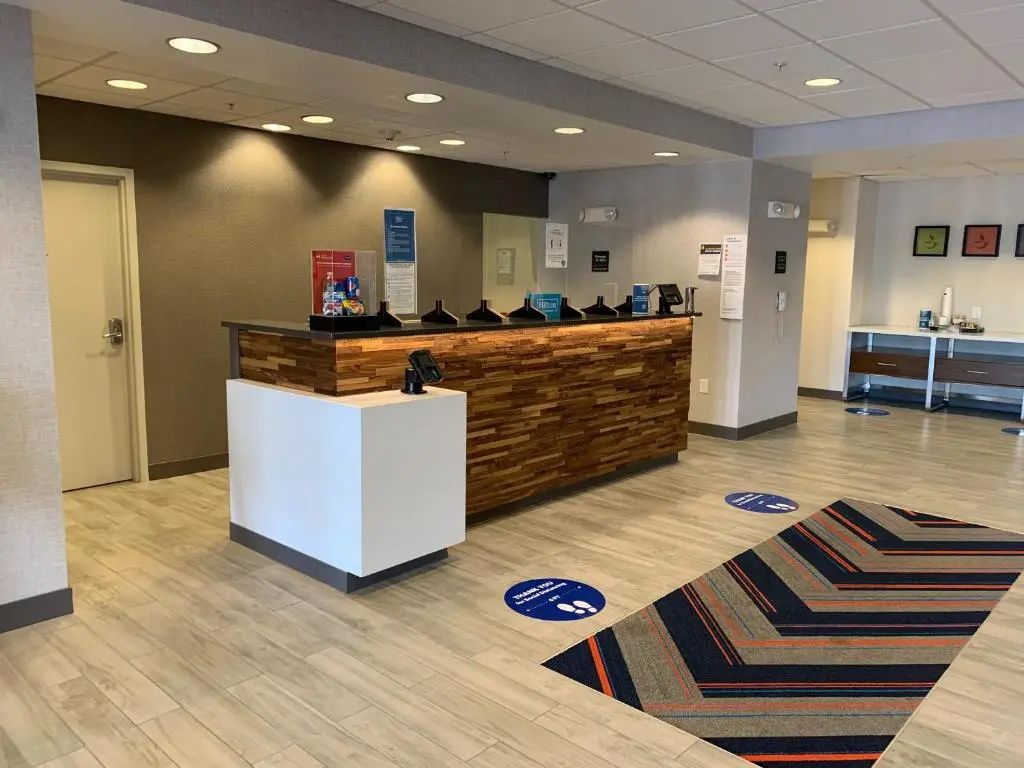 Receptionist