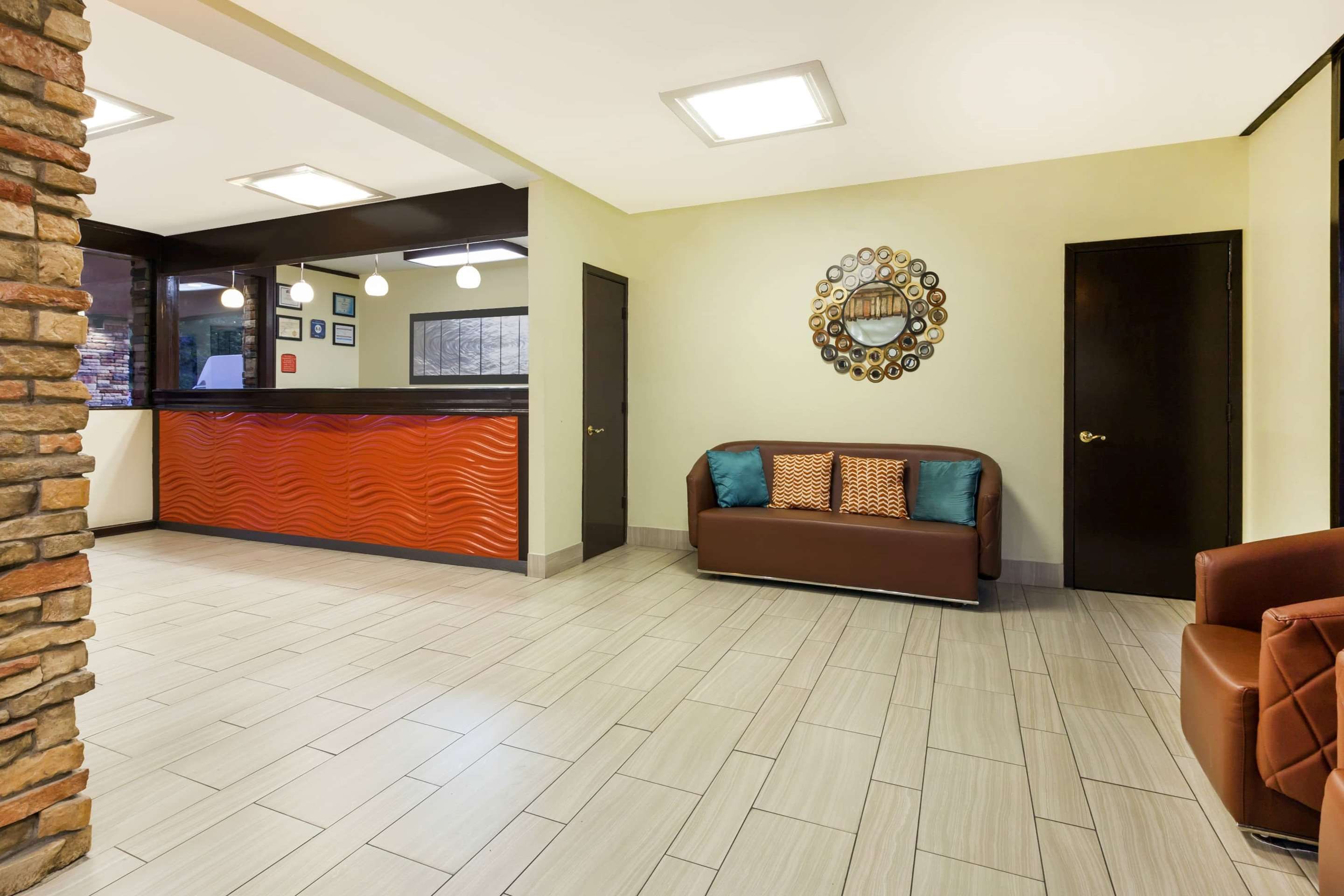 Receptionist