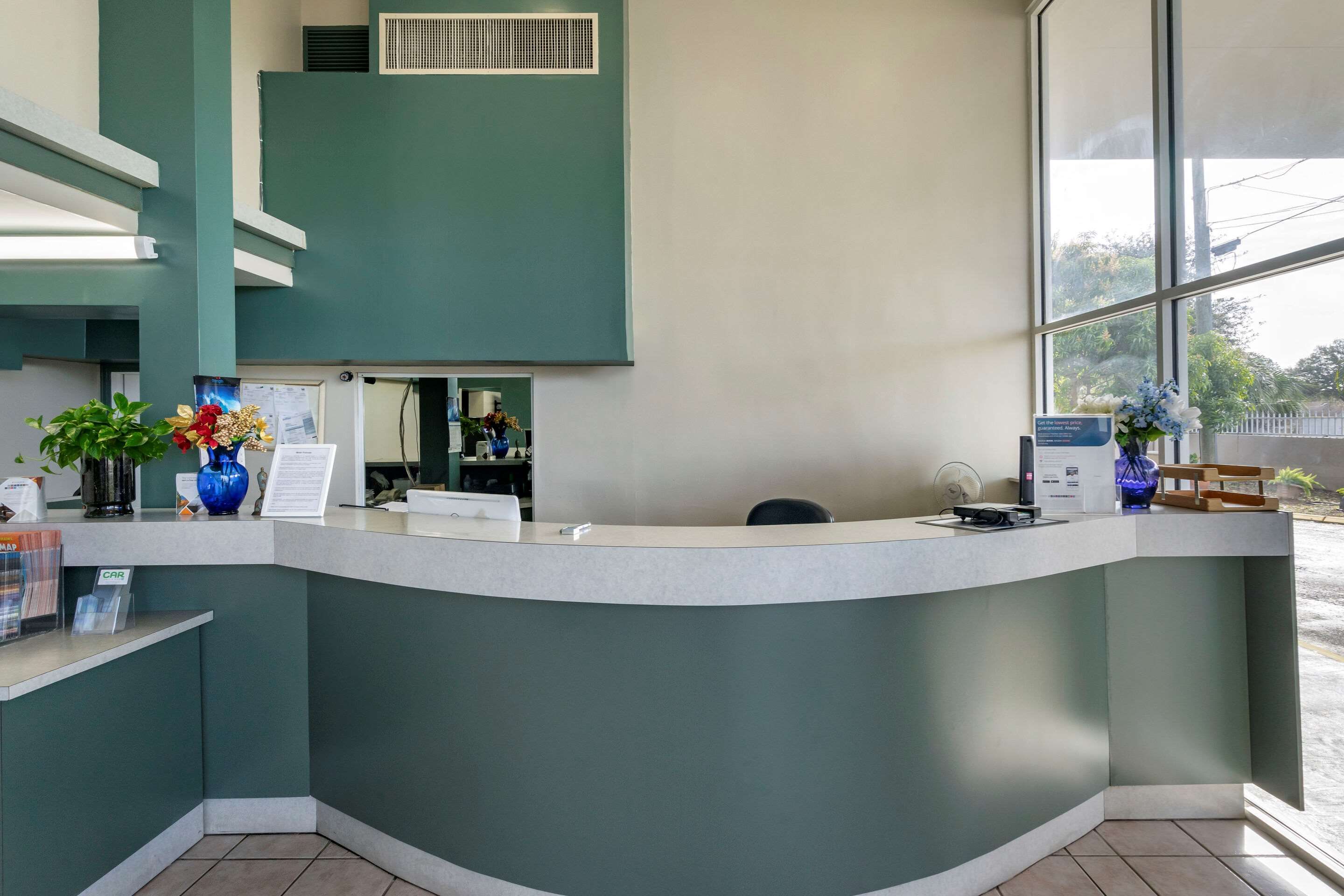 Receptionist