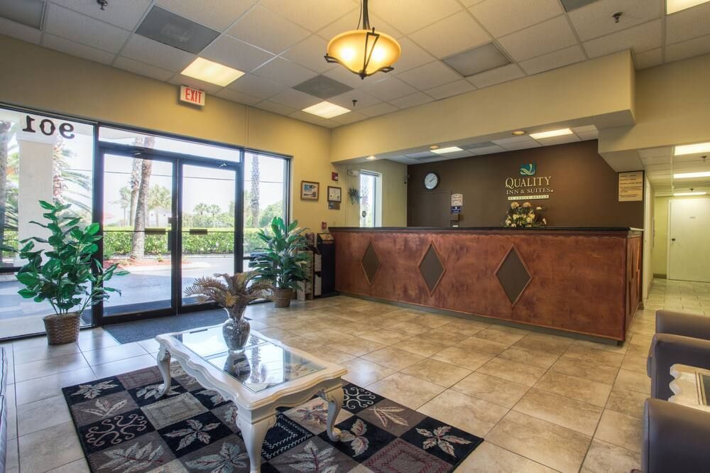 Receptionist