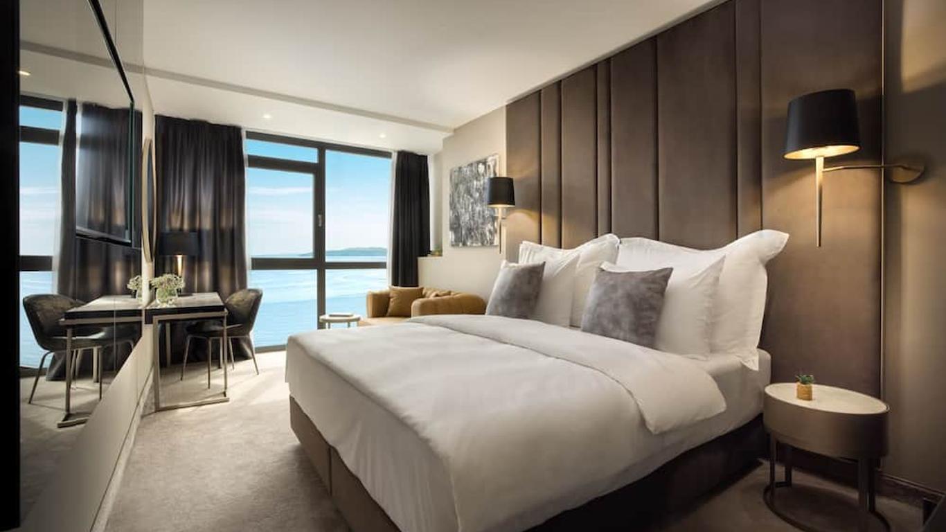 Grand Hotel Adriatic I