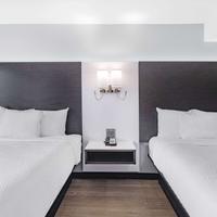 Days Inn & Suites by Wyndham Niagara Falls/Buffalo