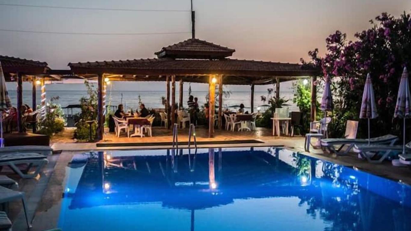As Queen Beach Hotel
