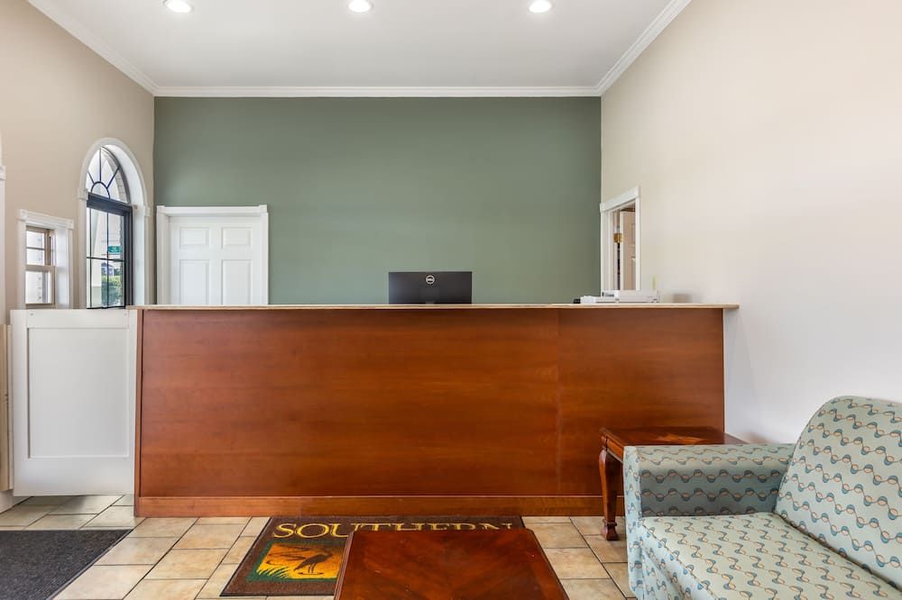 Receptionist