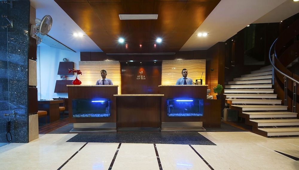 Receptionist
