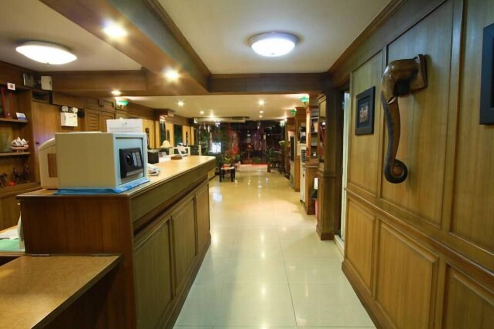 Receptionist