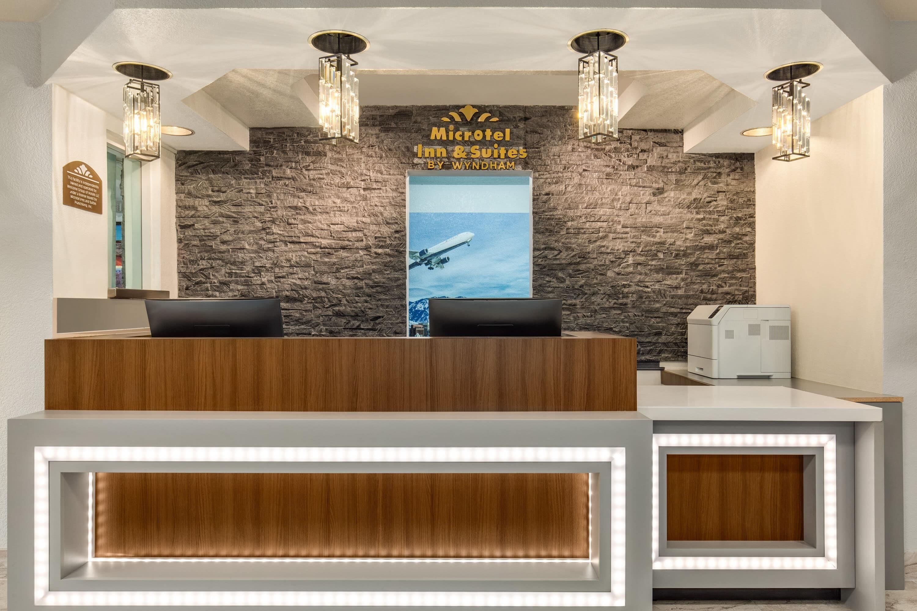 Receptionist