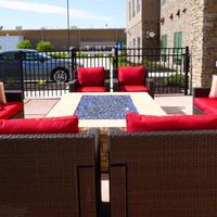 Holiday Inn Express & Suites Omaha - Millard Area