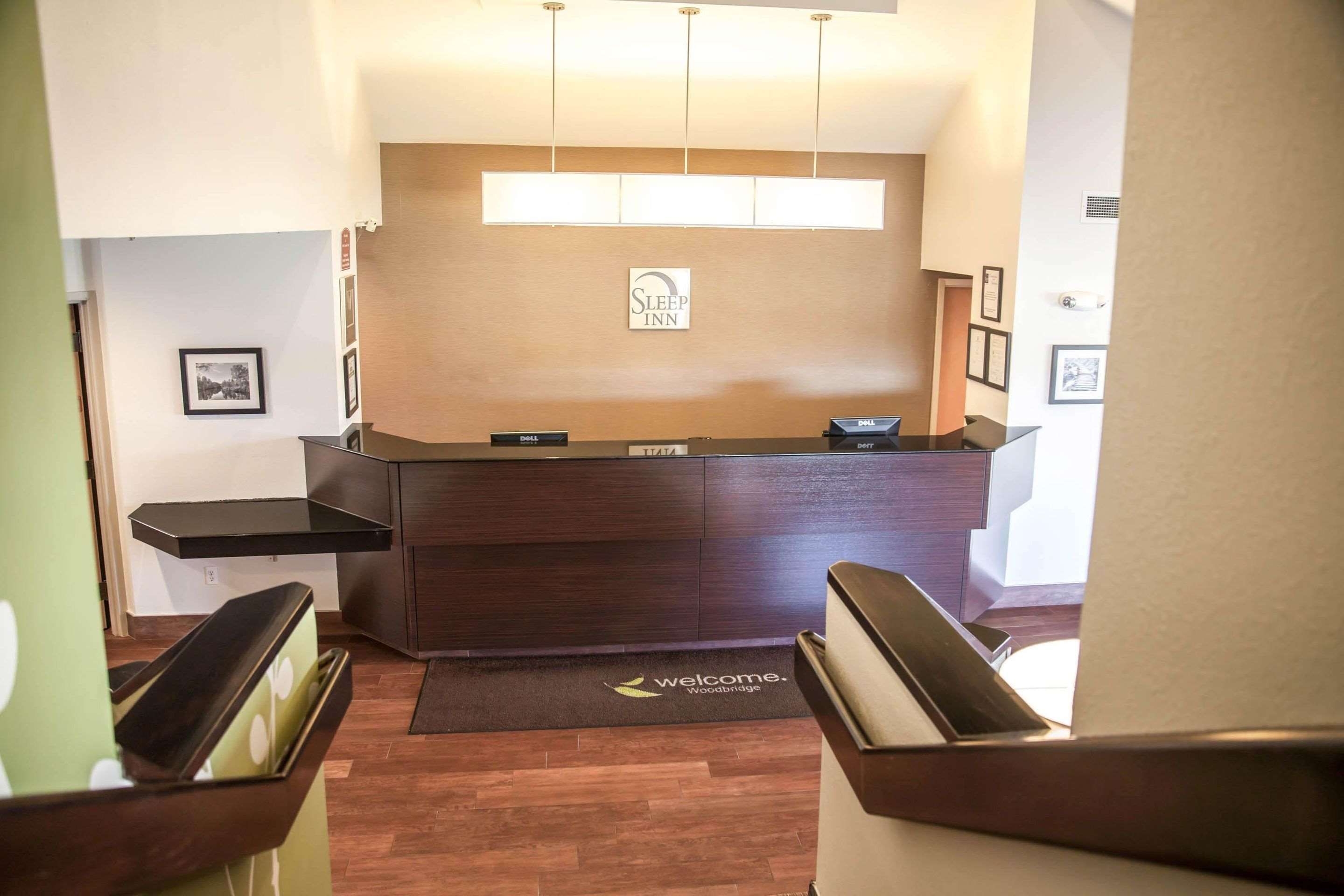 Receptionist