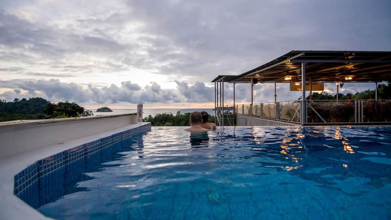 El Faro Beach Hotel