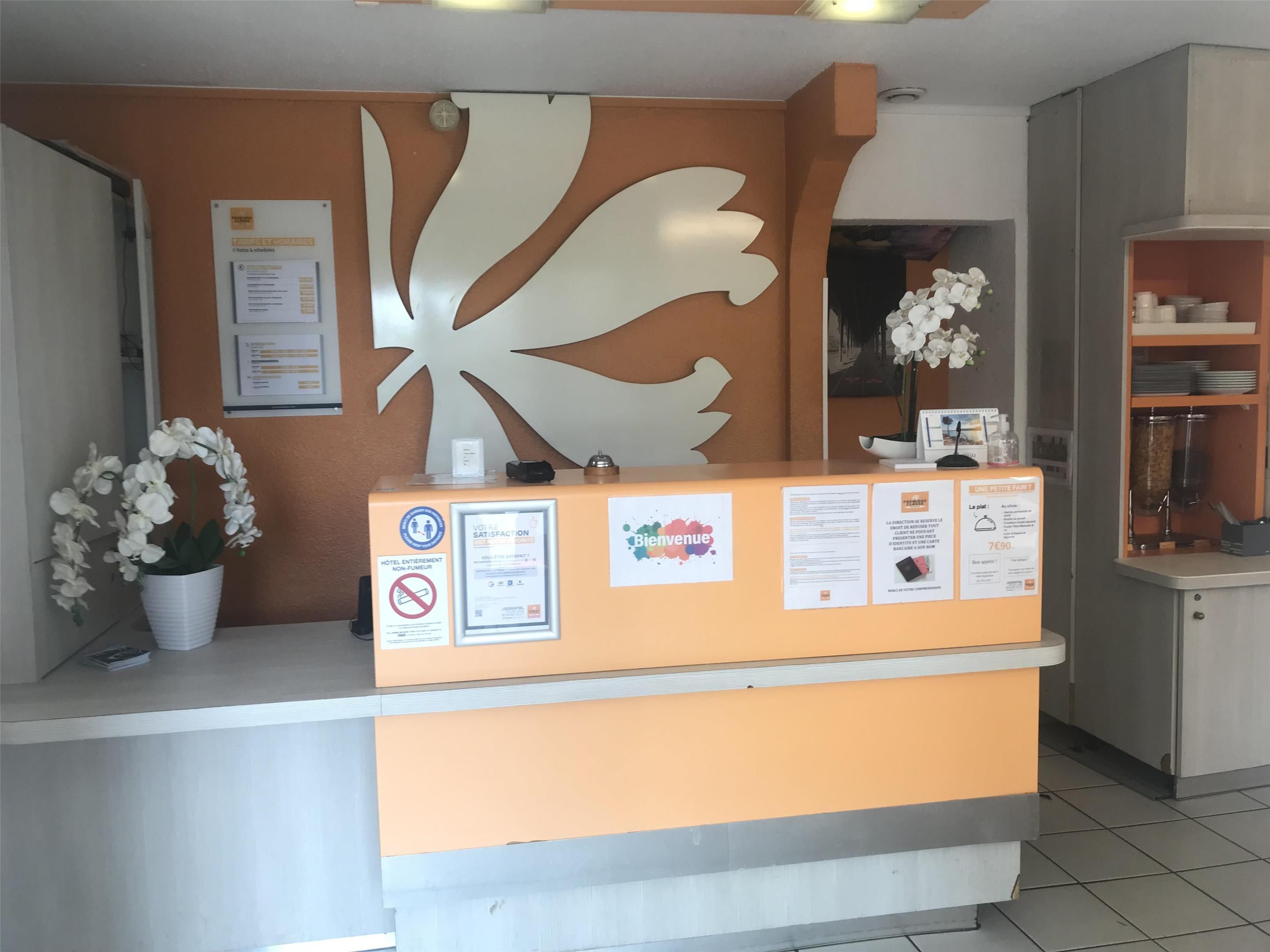 Receptionist