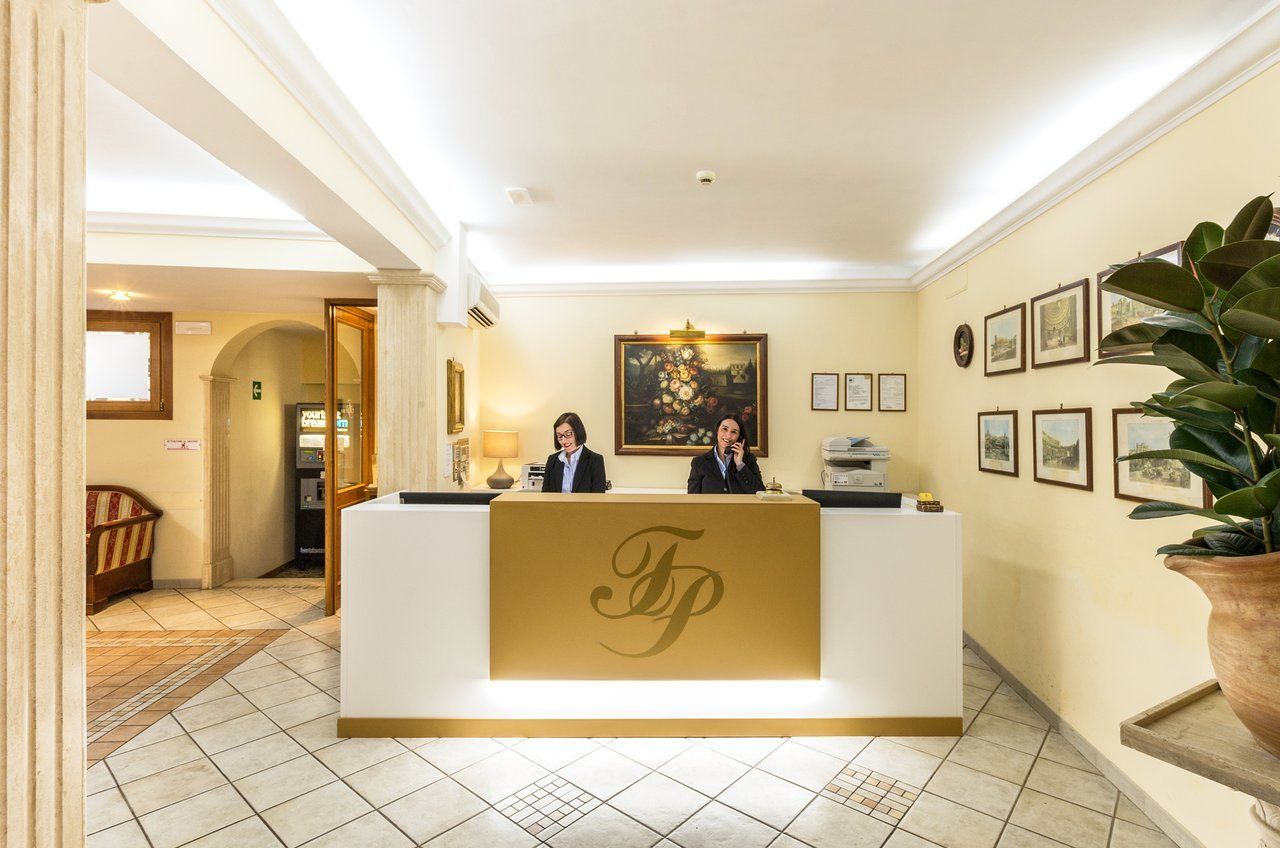 Receptionist