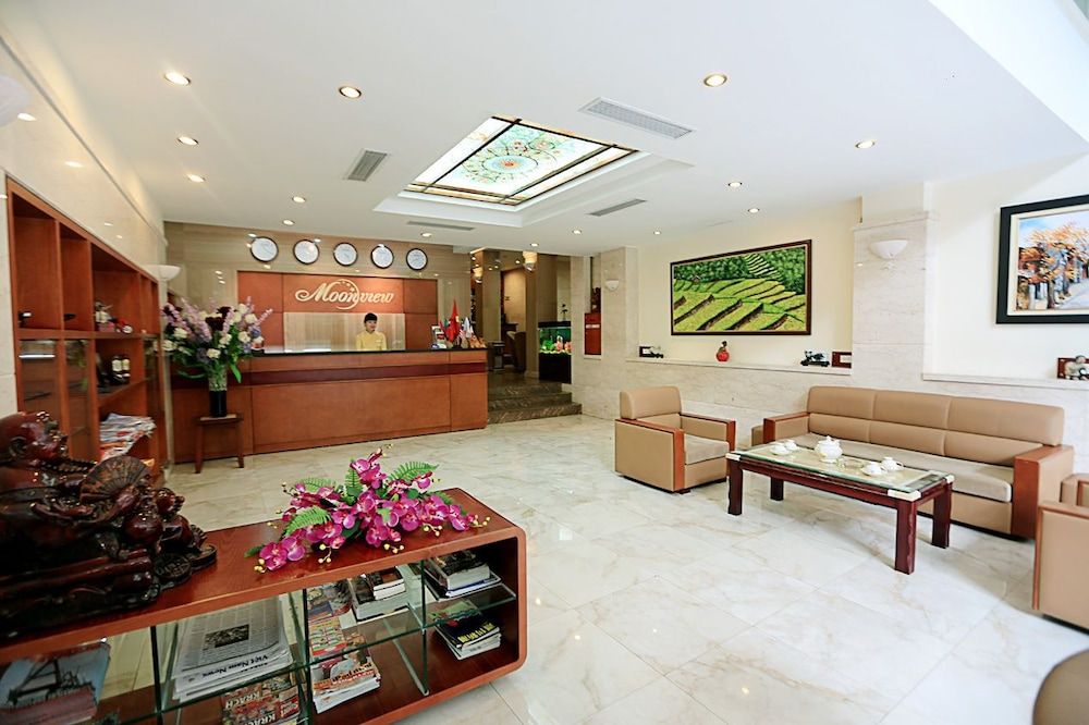 Receptionist