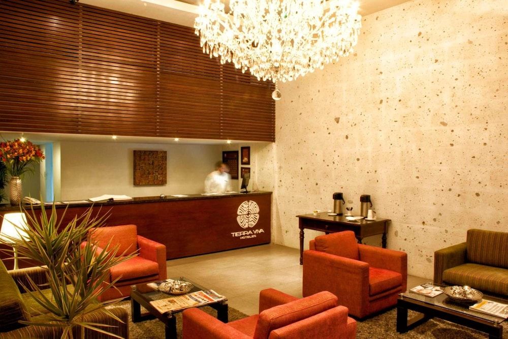 Receptionist