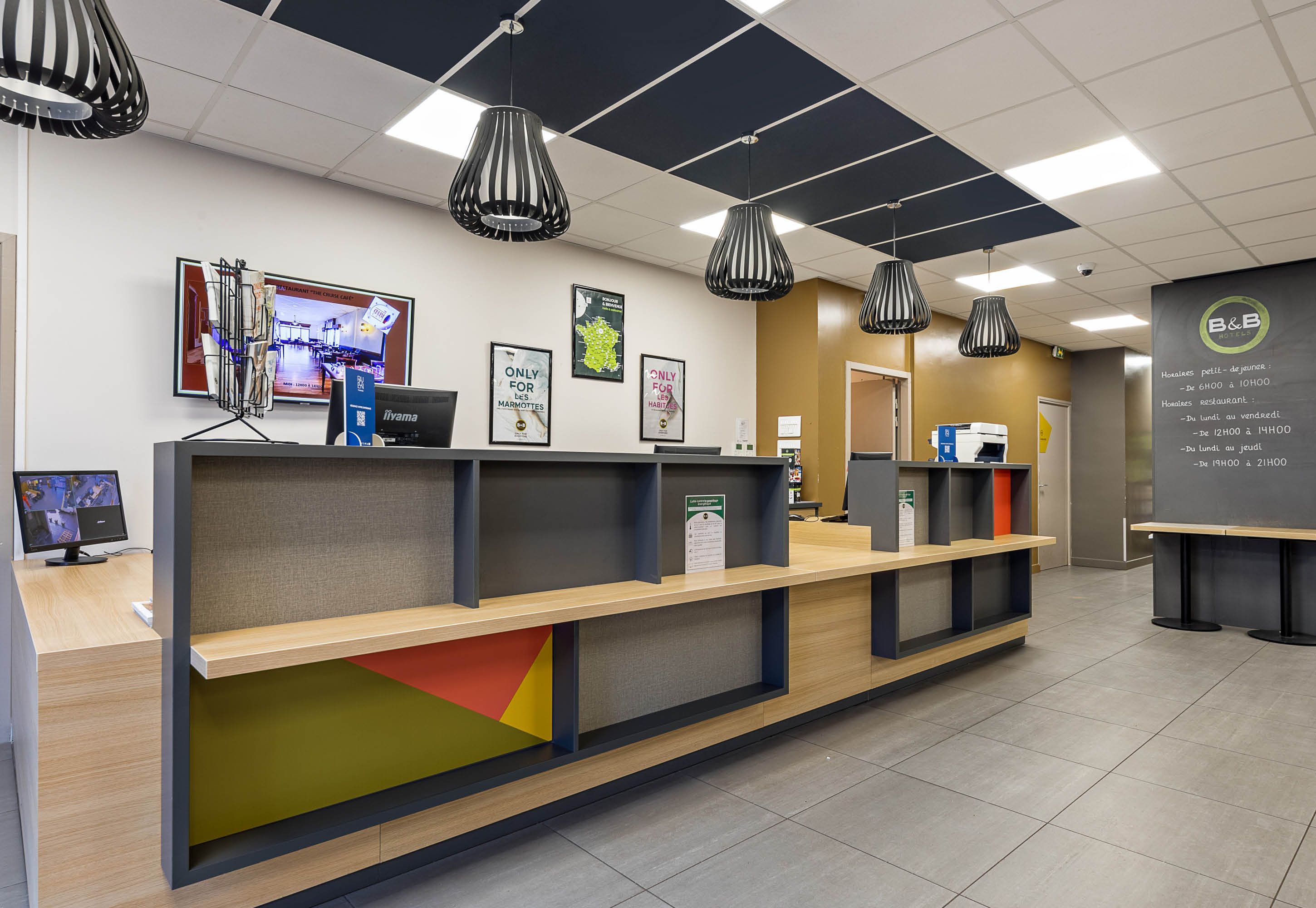 Receptionist