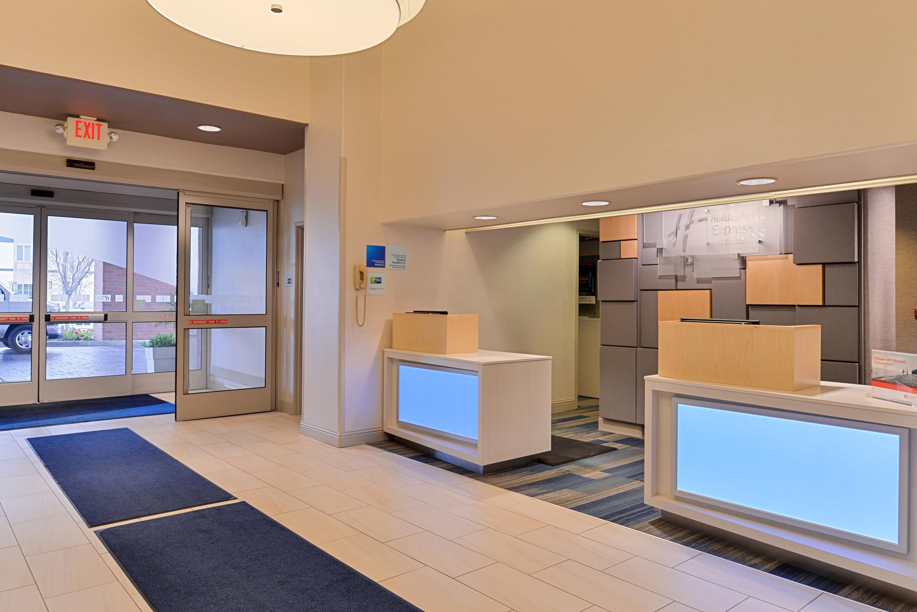 Receptionist