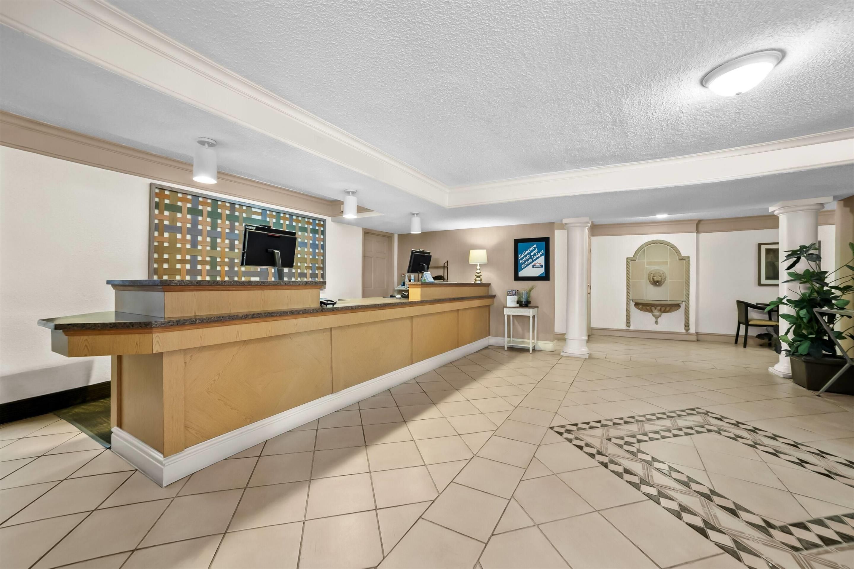 Receptionist