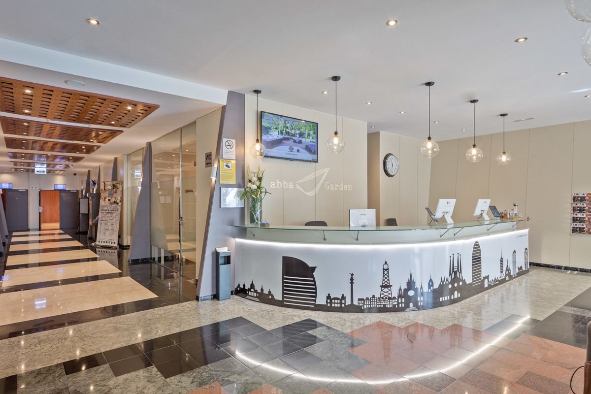 Receptionist