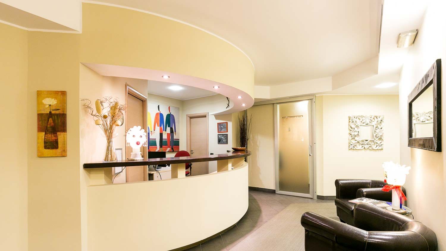 Receptionist