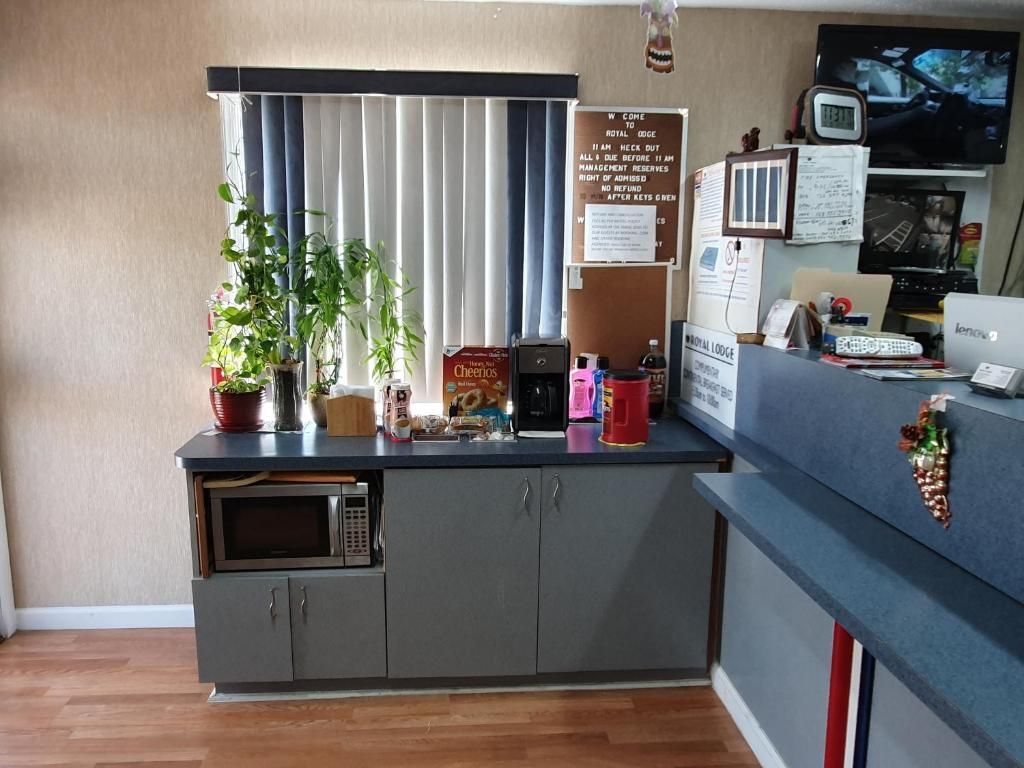 Receptionist