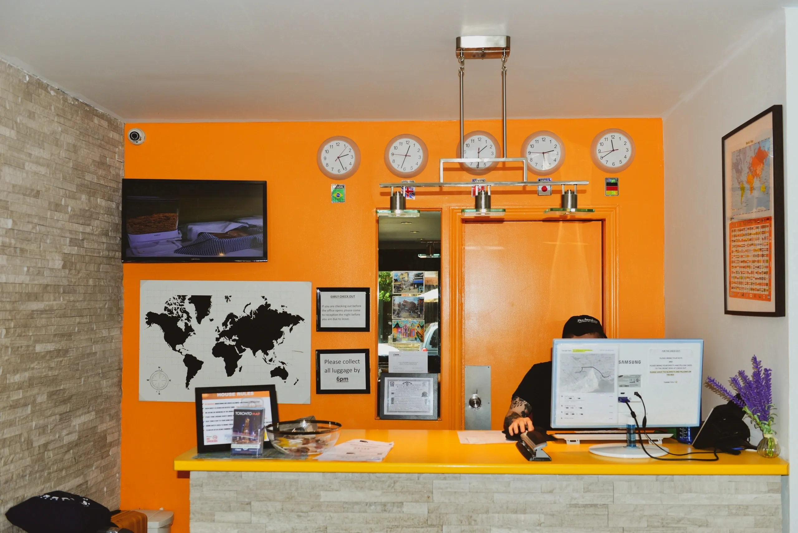 Receptionist