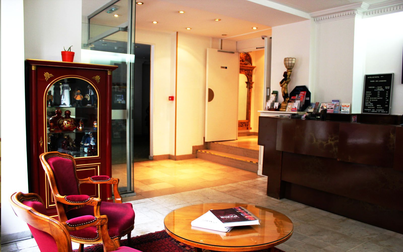 Receptionist